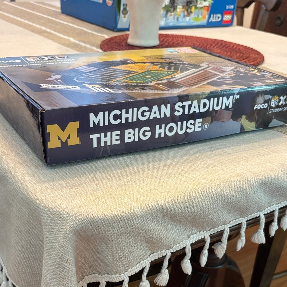 FOCO BrXL Michigan Stadium Micro-Brick Builder Set — Yellow and Green - Picture 3 of 4